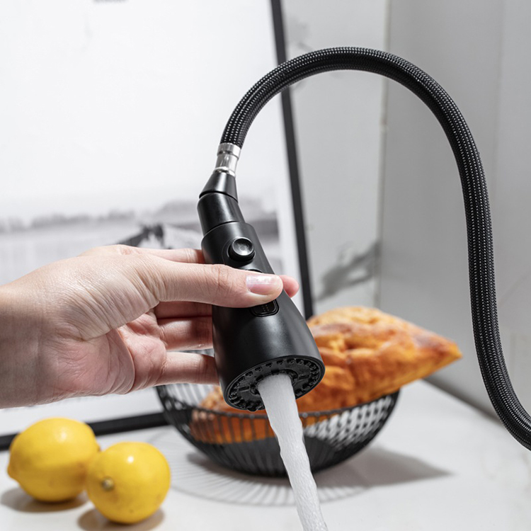 El grifo caliente del fregadero de cocina de la venta 2022 con saca la cocina de cobre amarillo del grifo del rociador