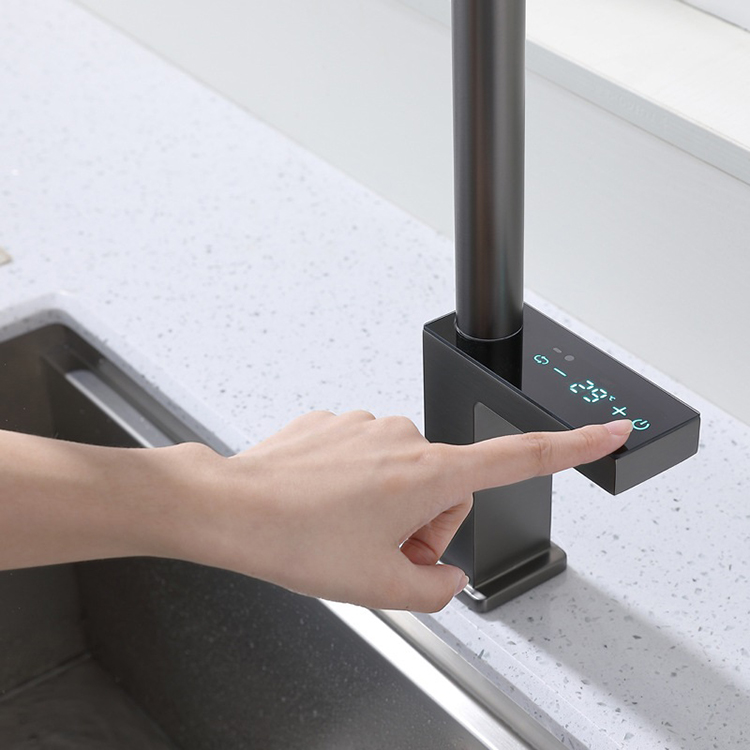 Grifos de cocina retráctiles con pantalla digital de temperatura de latón con rociador desplegable