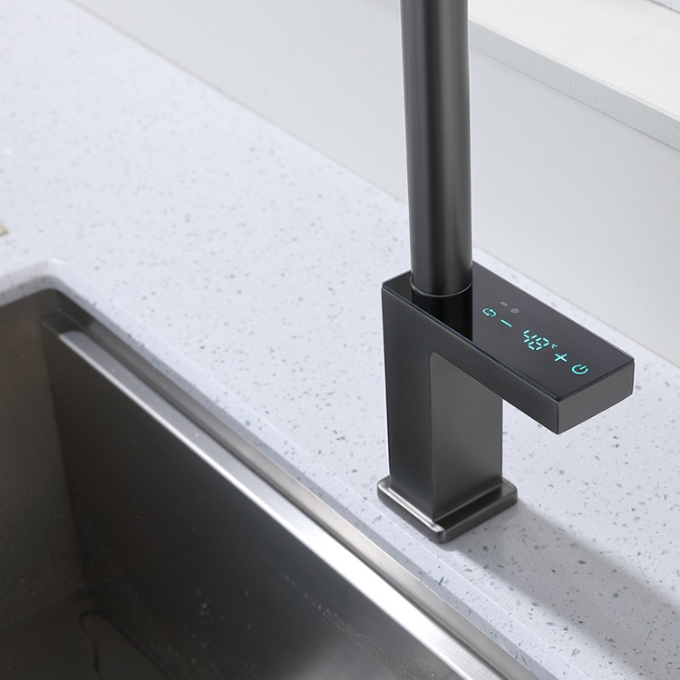 Grifos de cocina retráctiles con pantalla digital de temperatura de latón con rociador desplegable