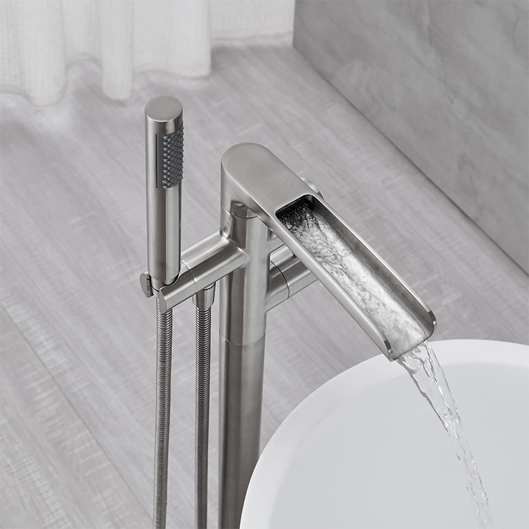Grifo mezclador para bañera de baño con montaje en suelo, grifo mezclador para bañera en cascada Fresstanding
